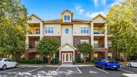 200 Lennox Drive #3A