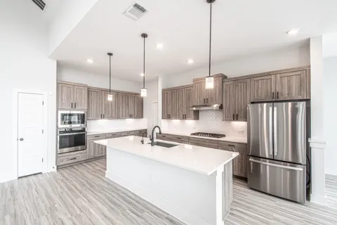 822 Wild Pecan Loop