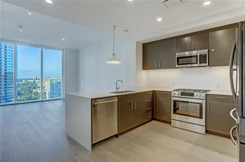 301 West Avenue #2502