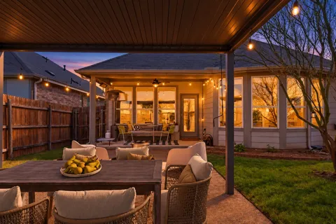 1001 McCormick Cove