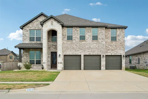 2923 Grand Lookout Lane