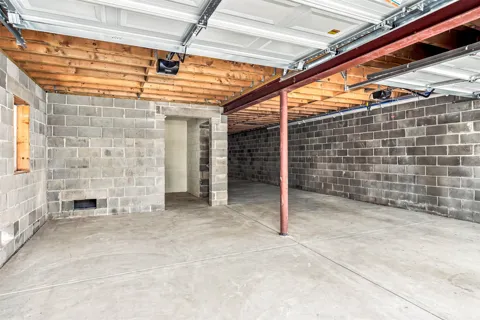 121 E Maple Avenue
