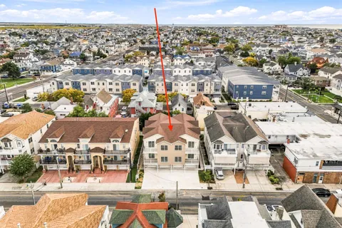 121 E Maple Avenue