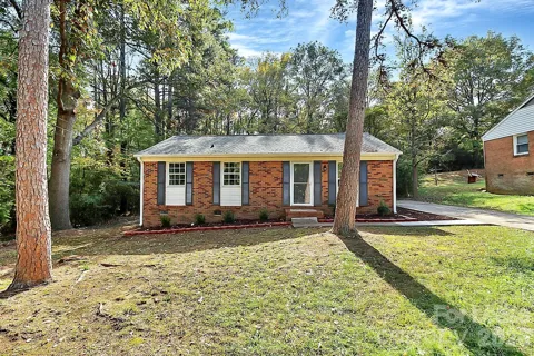 2310 Eastview Circle