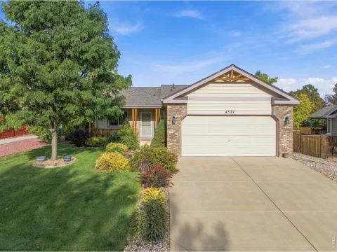 4527 Cole Drive