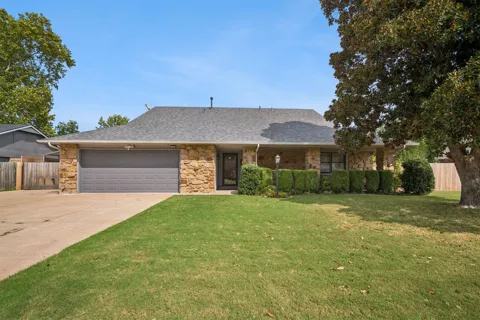 108 W Timberlane Court