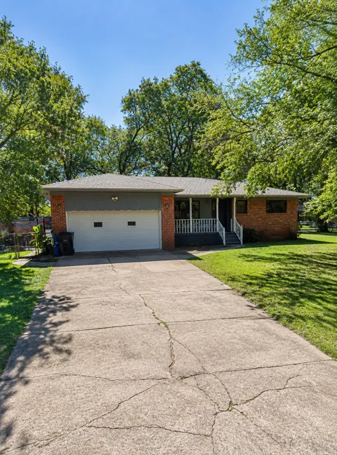 608 E 23rd