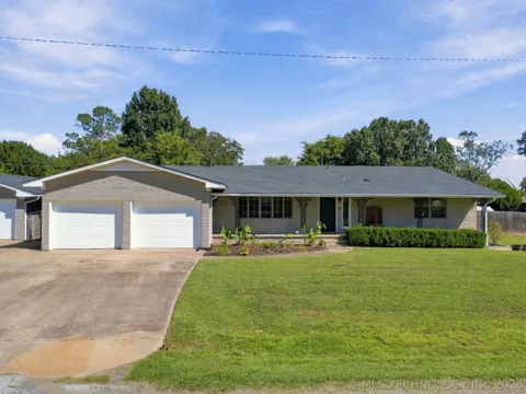 220 S Arizona