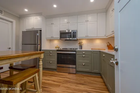 867 B Liverpool Circle