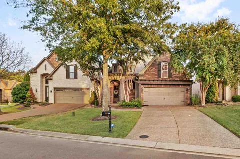 886 WINTER LEAF DR