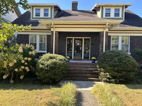 1407 Elmwood Ave