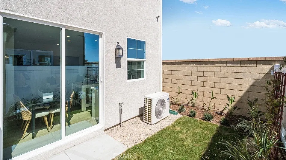 4560 S Forsyth Paseo Ontario, CA 91762
