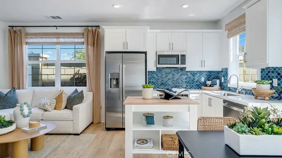 4560 S Forsyth Paseo Ontario, CA 91762