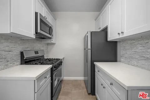 1221 4th Avenue ##2
