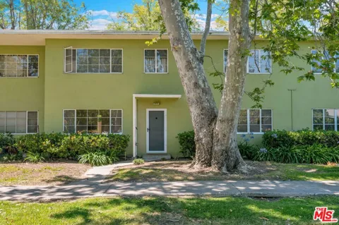 5516 Village Green