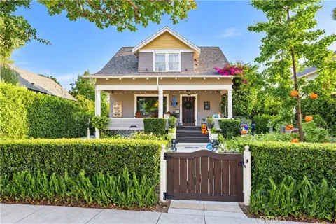 410 E Alvarado