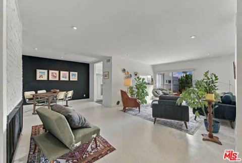 949 Kings Road #309