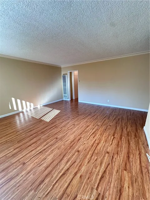 918 E Acacia