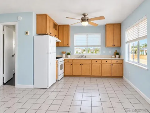 848 Isthmus Court
