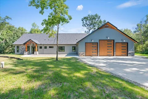 62357 Hunters Pointe Drive