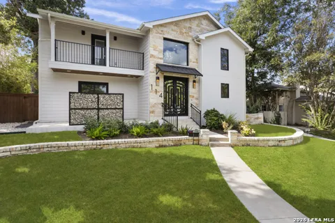 114 CLOVERLEAF AVE