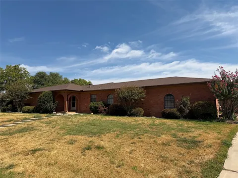 2731 Rivercrest Drive