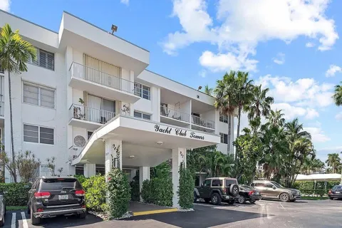 917 Flagler Drive #304