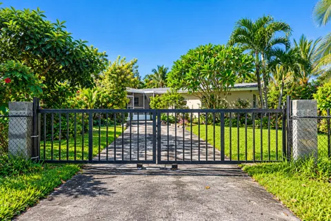 639 MADELINE COURT