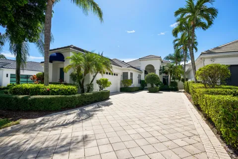 3508 NW Clubside Circle