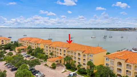 32 Harbour Isle Drive W #103