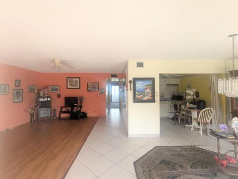 205 Wellington M