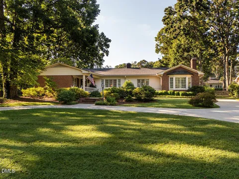 2216 Canterbury Drive
