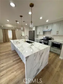 417 Vernon