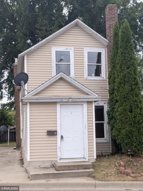 210 1st Street SE