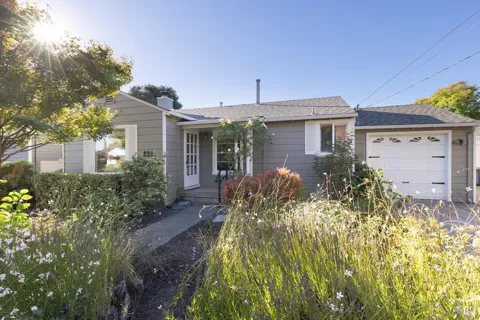 2221 Grahn Drive