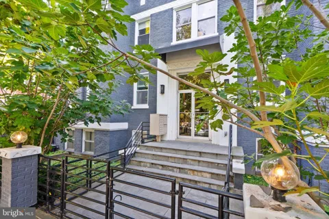 1409 G STREET NE #22