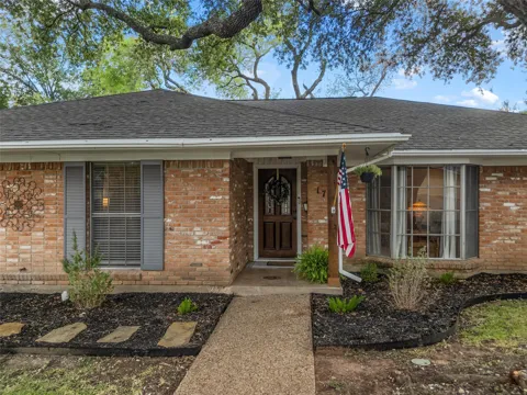 1712 Laurel Lake Drive
