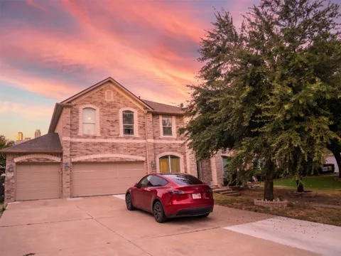 1221 Laurel Oak Trail
