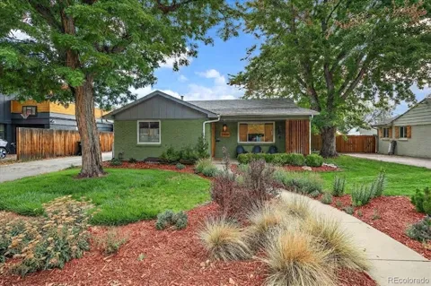5440 Hoyt Drive