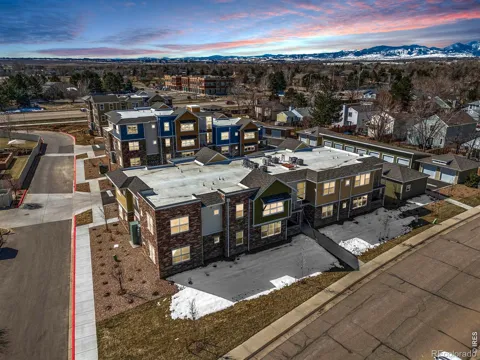 290 S Cherrywood Drive #101