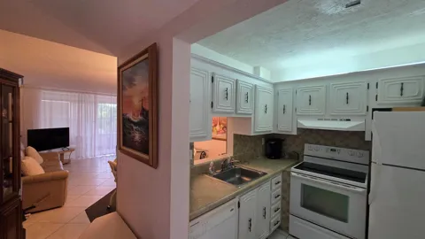 2801 Somerset Drive #407
