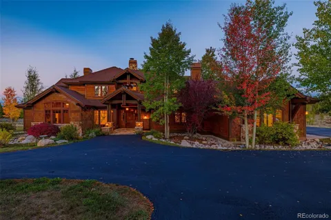 876 Stagecoach Drive
