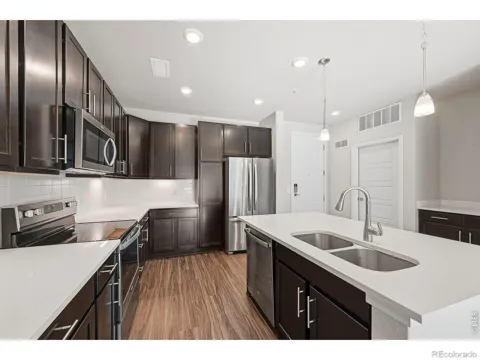 420 E Fremont Place #206