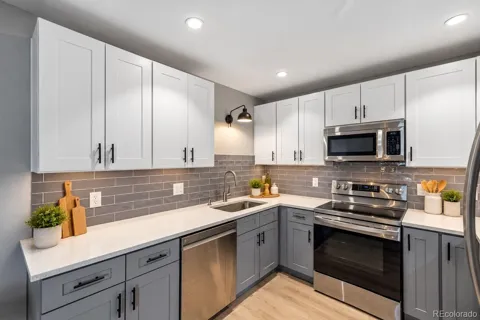775 S Alton Way #5D