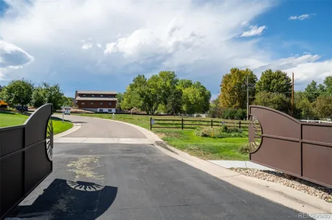 8855 W Bear Creek Drive
