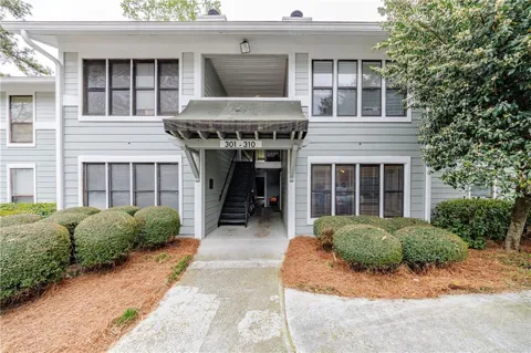 303 Summit North Drive NE