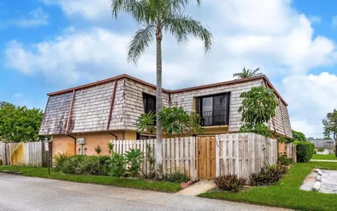 124 LAKE ARBOR DRIVE