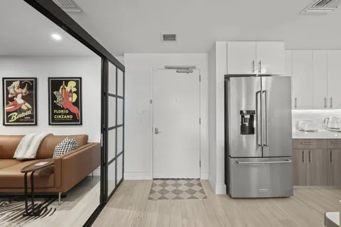 236 SE 5th Avenue #306