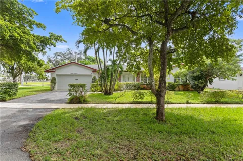 4899 NW 7th Dr