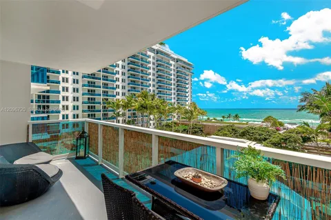 2301 Collins Ave #625